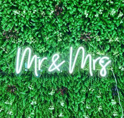 Mr & Mrs - Neon Sign